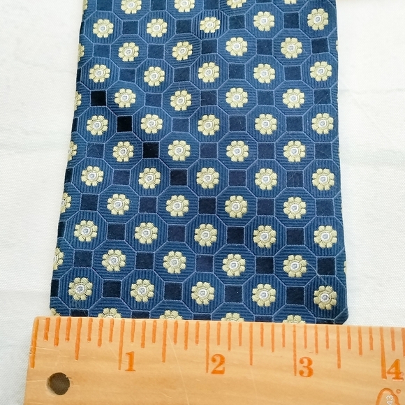 JOSEPH ABBOUD Necktie Tie Imported Silk Blue Yellow Flowers and Squares Designer - Picture 6 of 9